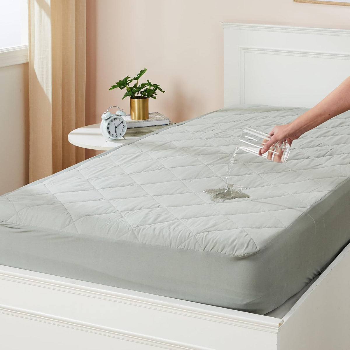 Amazon Basics Matratzenvollschutz 180 x 200 cm